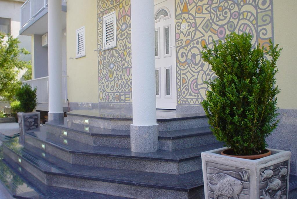 Apartments Europa Starigrad Paklenica Εξωτερικό φωτογραφία