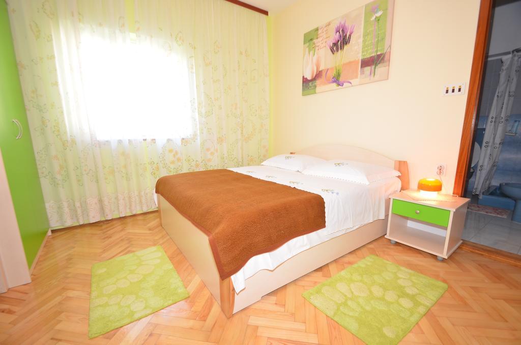 Apartments Europa Starigrad Paklenica Δωμάτιο φωτογραφία