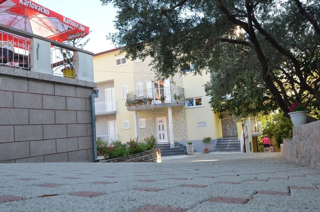 Apartments Europa Starigrad Paklenica Εξωτερικό φωτογραφία